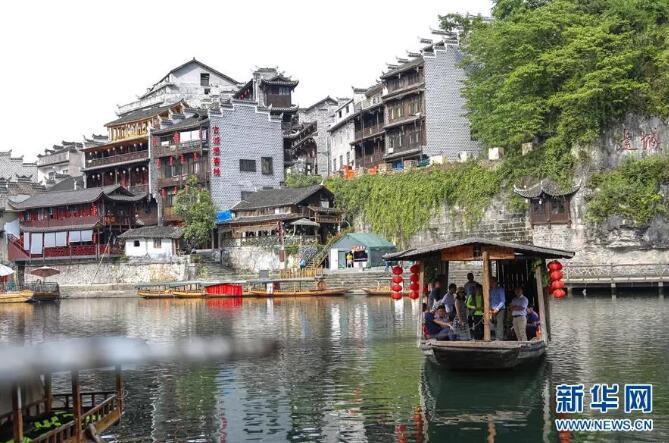 教你做年夜饭丨三亚国宴名厨谭成群:过年吃鸡讨吉利 一道农家白切散养高山阉鸡教给你